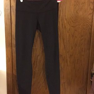 Black Lululemon leggings full length size 6!